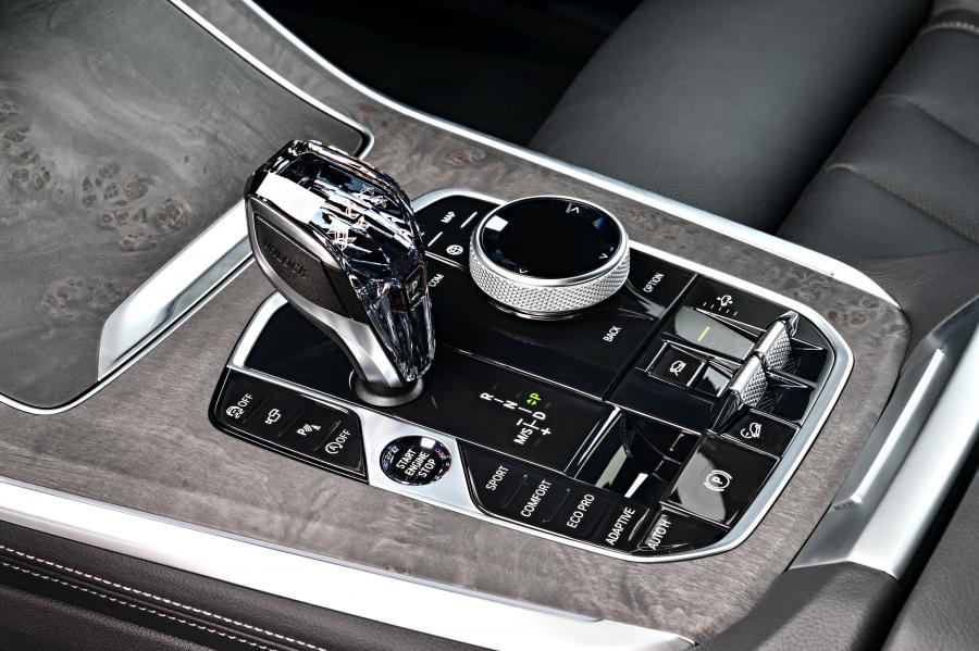 Детали интерьера BMW X5 xDrive40i xLine (G05) 2018 года  (NA) (фото 66 из 85)